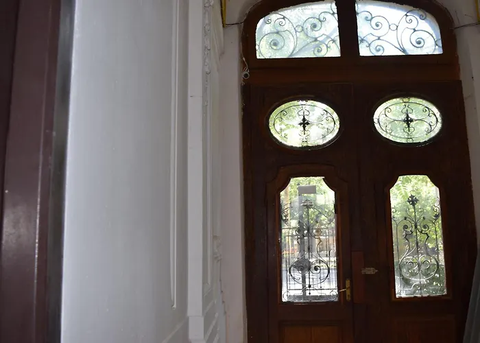 Grand Boulevard At Piata Romana *